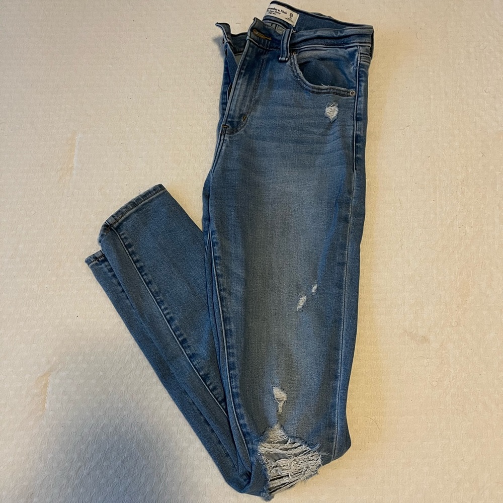 Abercrombie and fitch skinny jeans, light wash